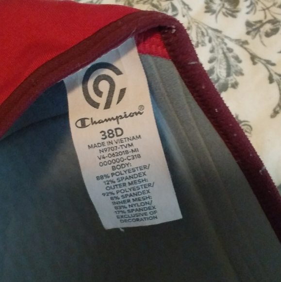 Champion magenta and purple sports bra size 38 D - Picture 3 of 4